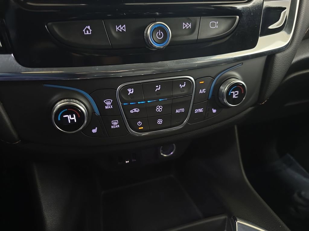 Used 2018 Chevrolet Traverse RS image 25