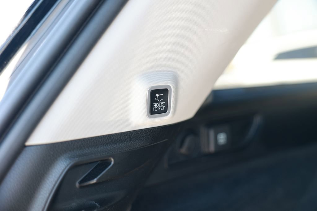 Used 2022 Jeep Grand Cherokee Overland AWD/4WD image 40