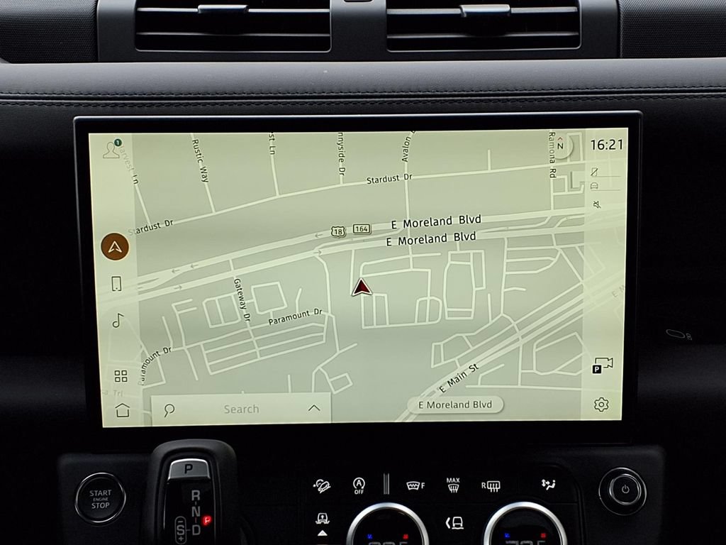 New 2026 Land Rover Defender 110 X-Dynamic SE AWD/4WD image 18