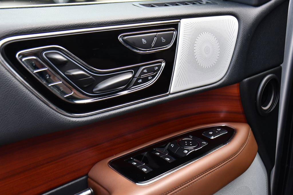 Used 2022 Lincoln Navigator Reserve AWD/4WD image 26