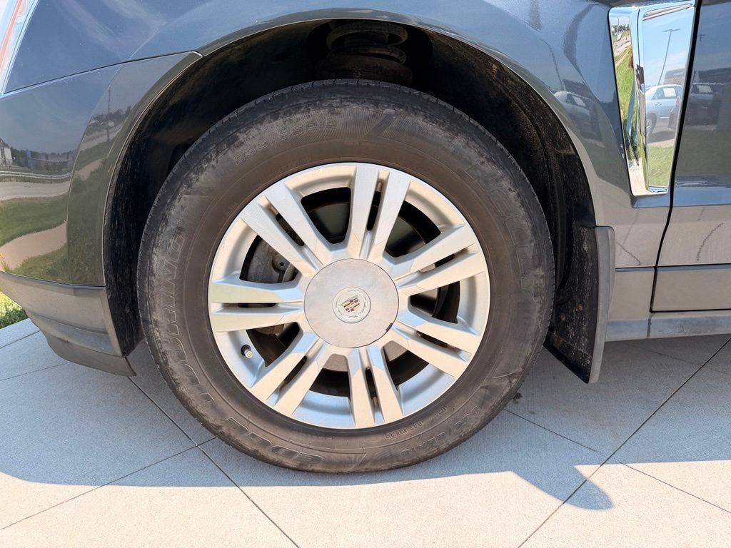 Used 2013 Cadillac SRX Luxury w/ Driver Awareness Package FWD image 13