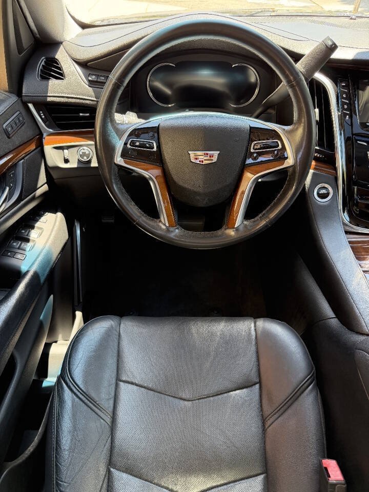Used 2018 Cadillac Escalade ESV Luxury RWD image 10