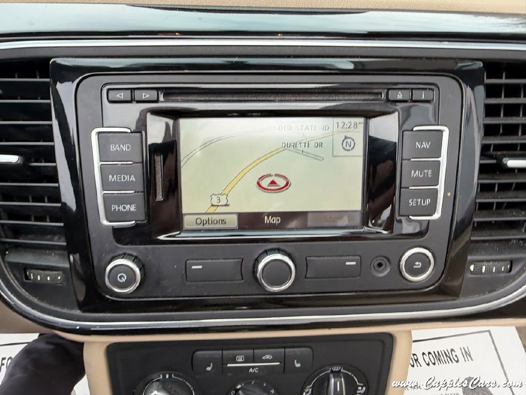 Used 2014 Volkswagen Beetle TDI image 25
