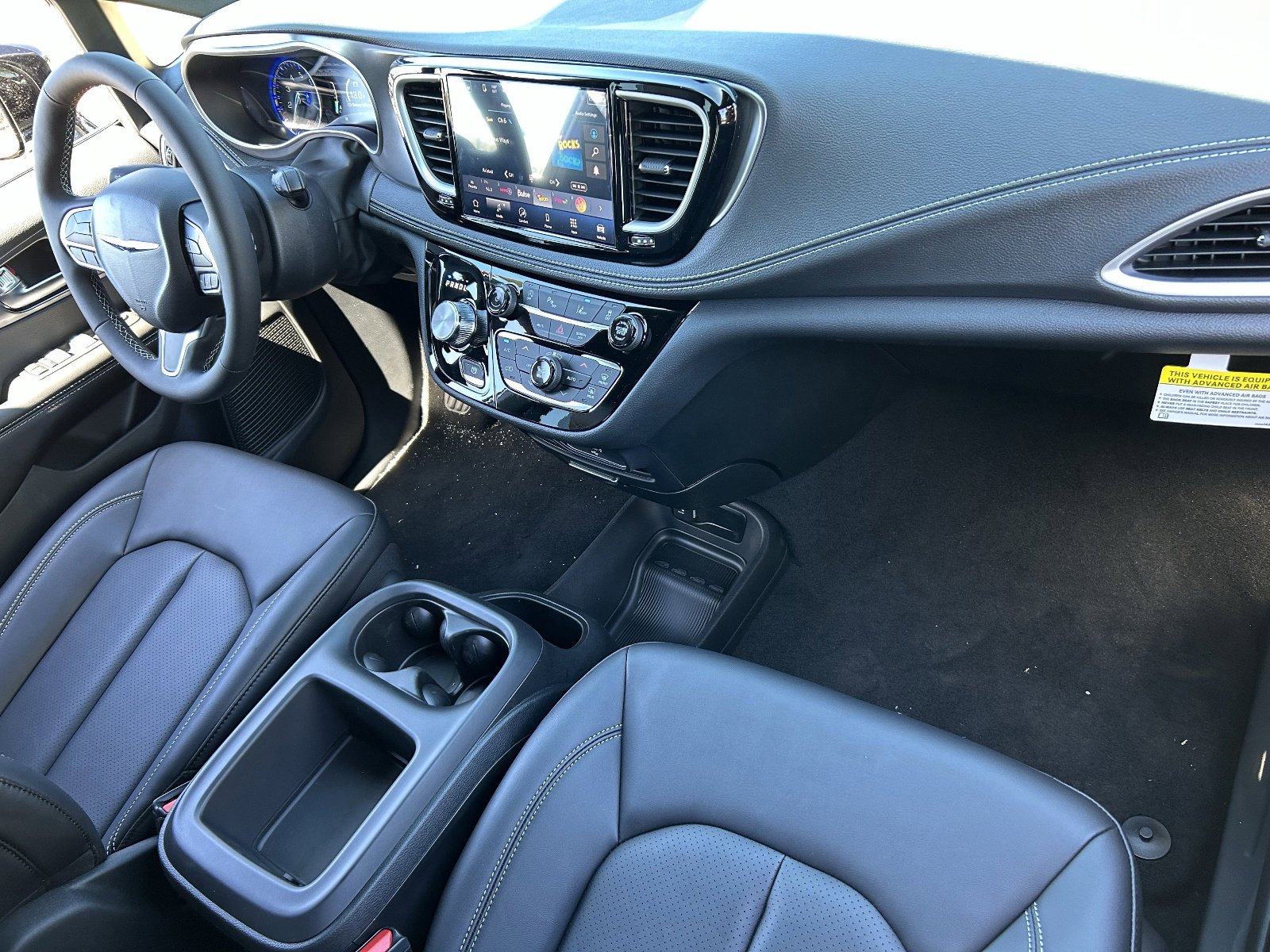 New 2026 Chrysler Pacifica Select FWD image 9