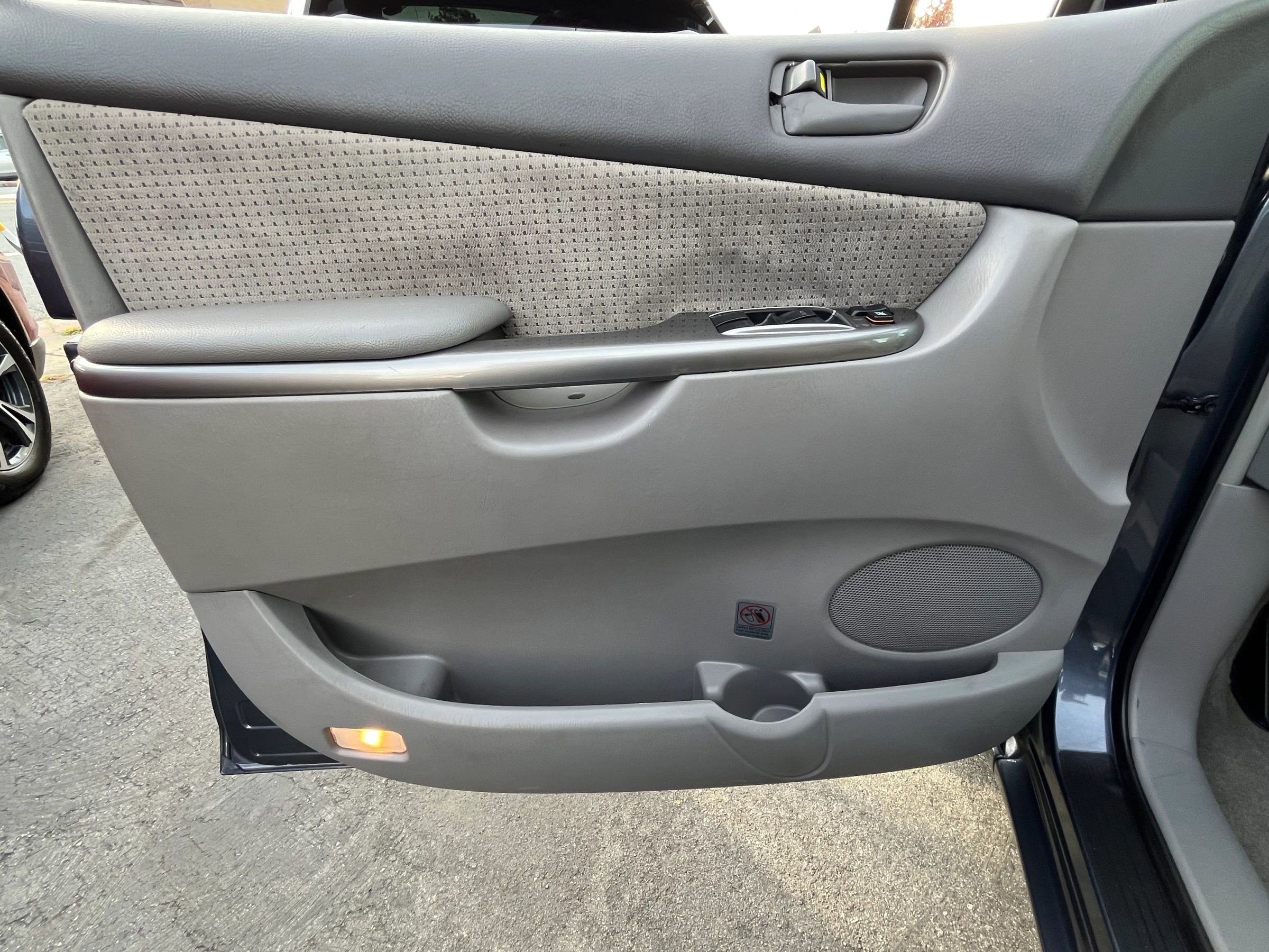 Used 2007 Toyota Sienna LE FWD image 7