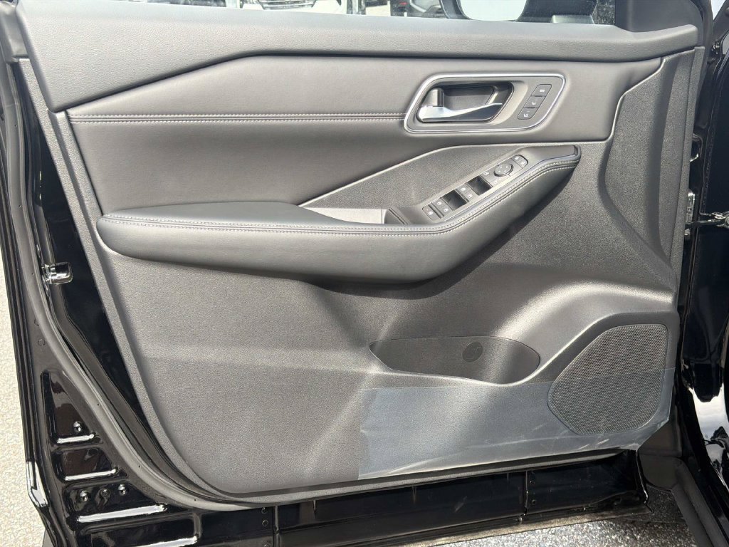 New 2026 Nissan Rogue Platinum AWD/4WD image 16