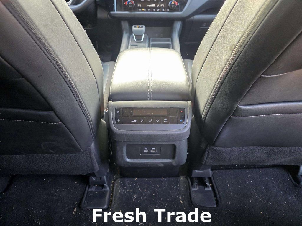 Used 2025 Nissan Pathfinder SL image 10