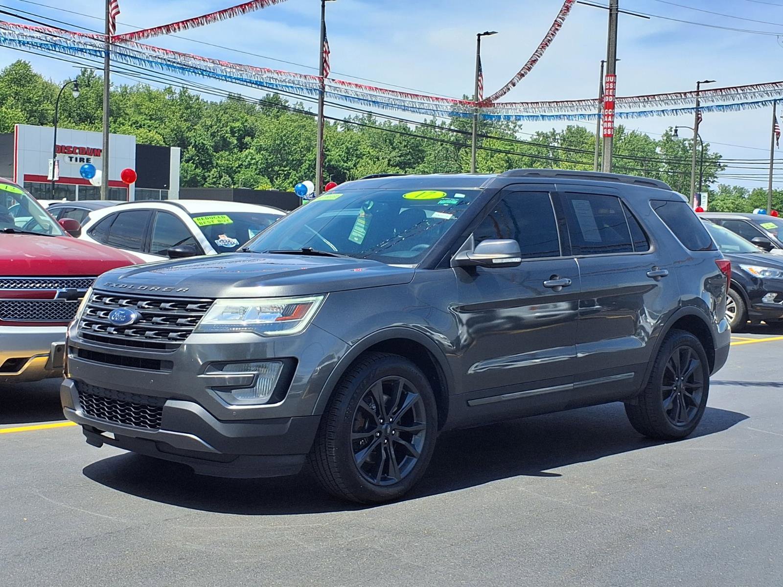 Used 2017 Ford Explorer XLT w/ Equipment Group 202A AWD/4WD video 1
