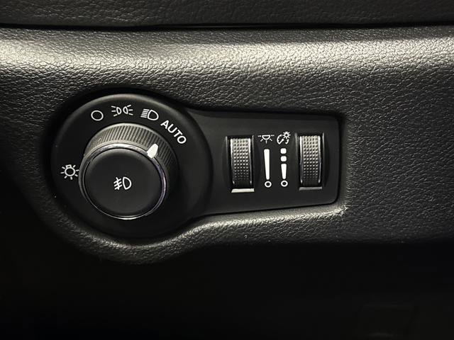 New 2026 Chrysler Pacifica Select image 23