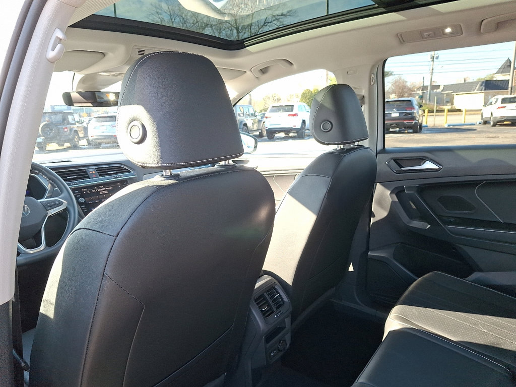 Used 2023 Volkswagen Tiguan SE image 21