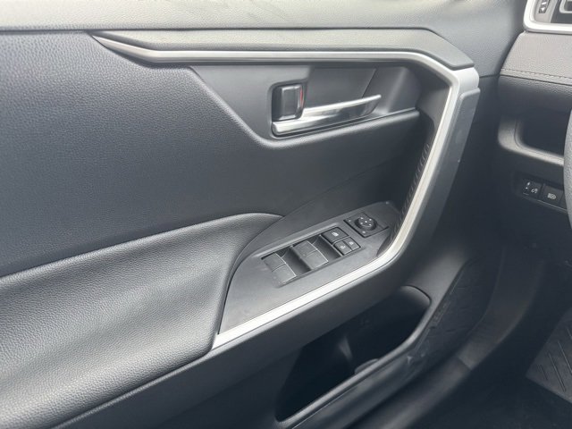 Used 2025 Toyota RAV4 XLE image 29