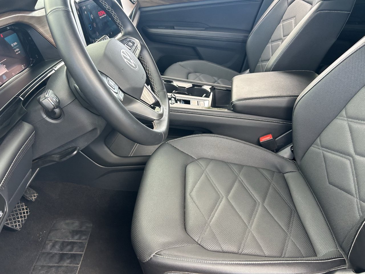 Used 2025 Volkswagen Atlas SE AWD/4WD image 30