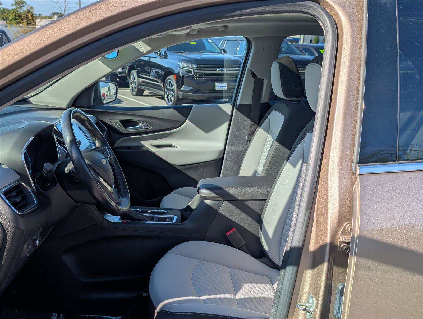 Used 2018 Chevrolet Equinox LT w/ Sun & Infotainment Package image 16