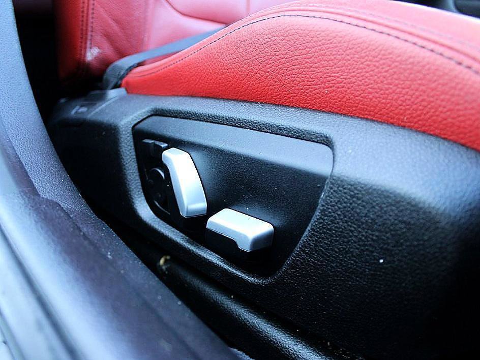 Used 2018 BMW 330e image 22