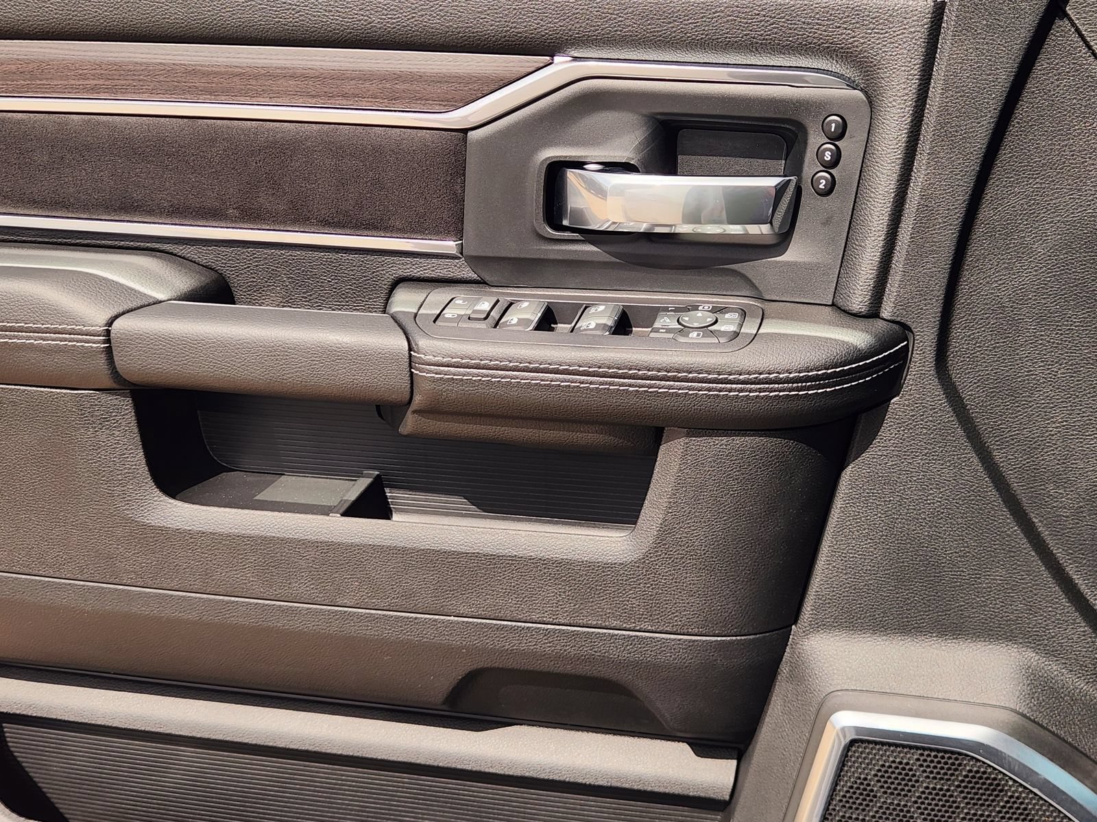 New 2026 RAM 3500 Laramie w/ Towing Technology Group AWD/4WD image 19