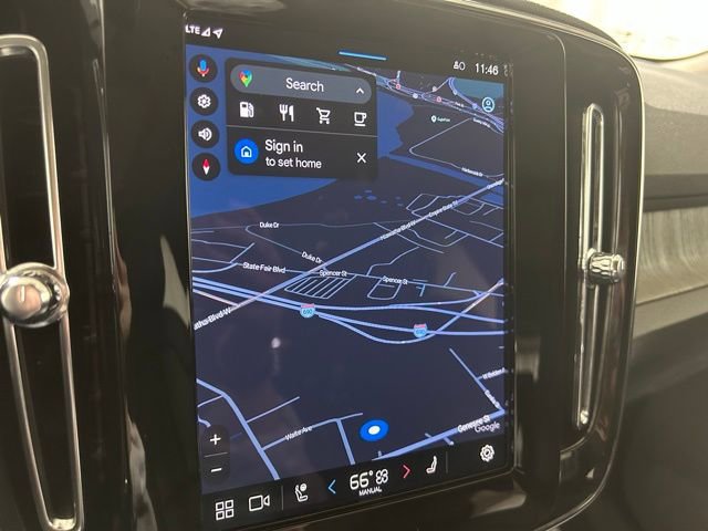 Used 2025 Volvo XC40 B5 Plus AWD/4WD image 14