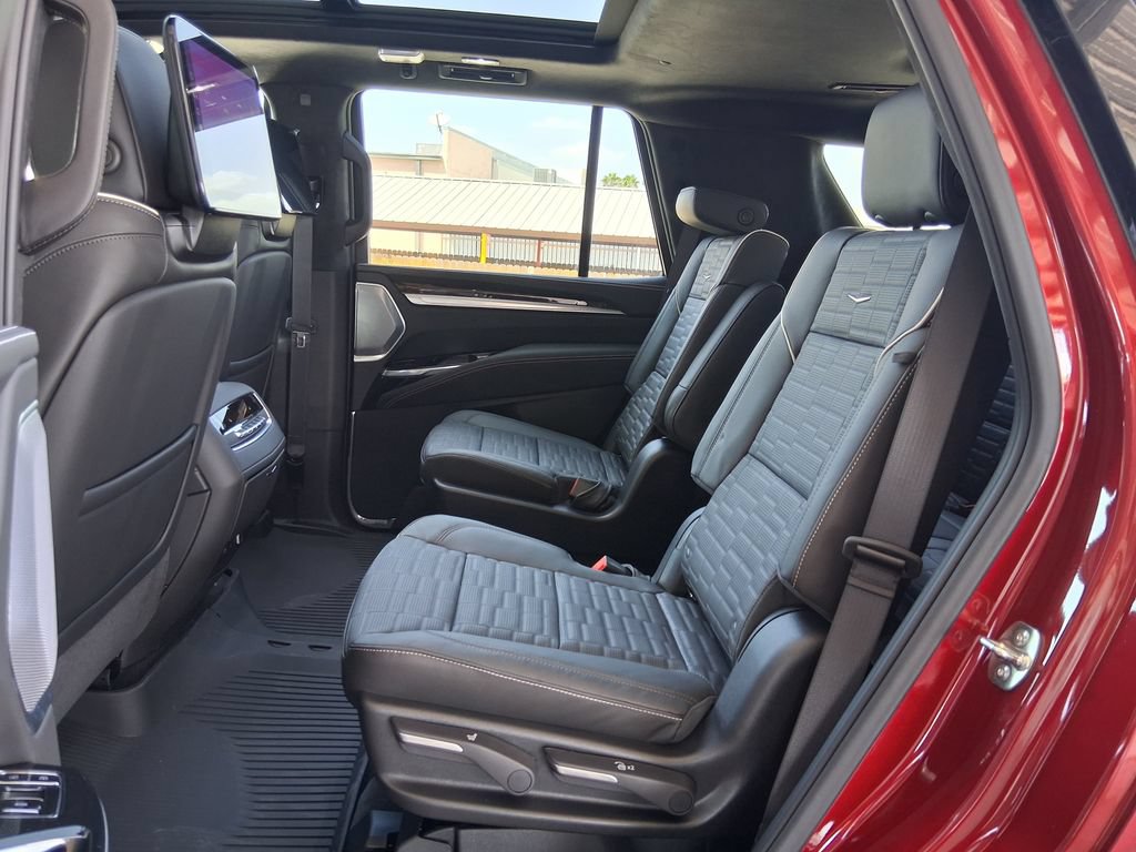 New 2026 Cadillac Escalade Platinum Sport w/ LPO, Floor Liner Package AWD/4WD image 23