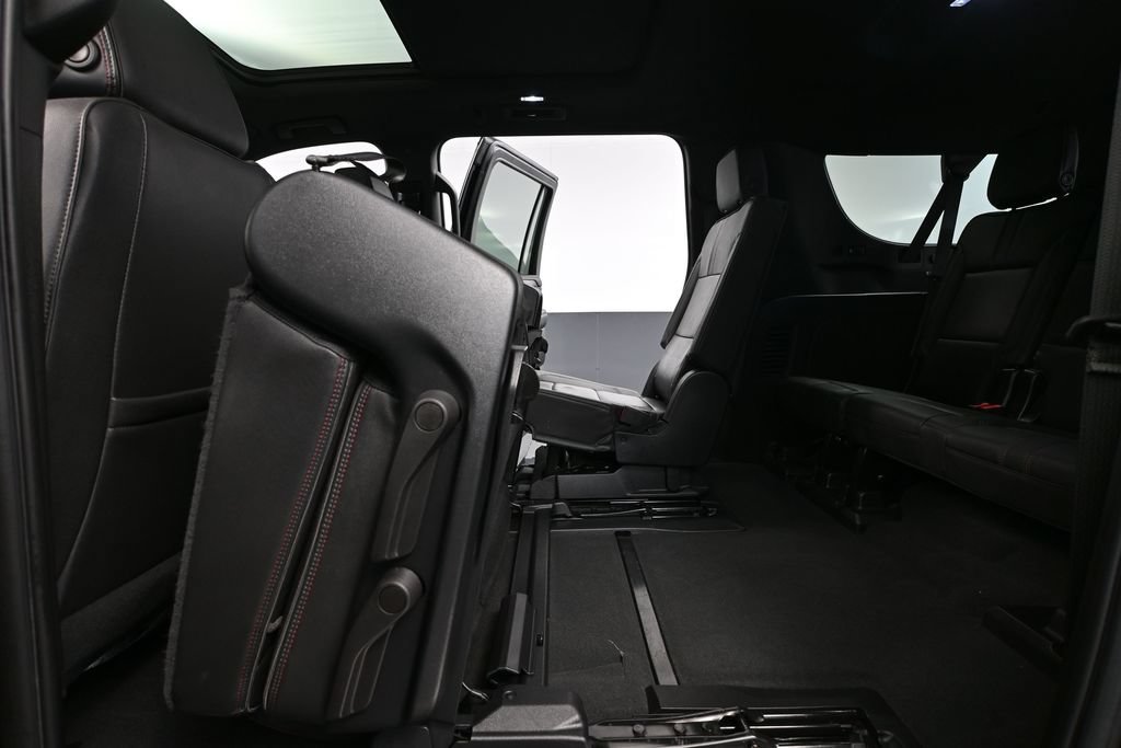 Used 2023 Chevrolet Suburban RST AWD/4WD image 45
