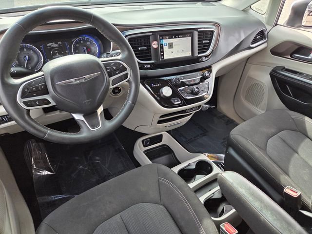 Used 2023 Chrysler Voyager LX FWD image 8