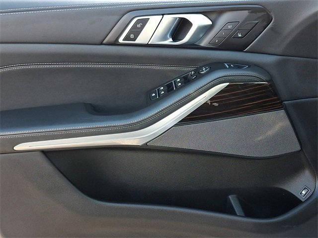 Used 2025 BMW X5 xDrive50e image 14