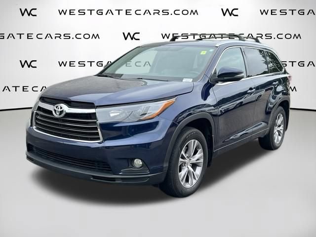 Used 2015 Toyota Highlander XLE AWD/4WD image 1