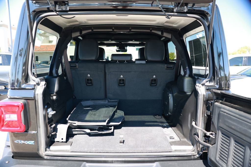 Used 2024 Jeep Wrangler Unlimited Rubicon 4xe image 36