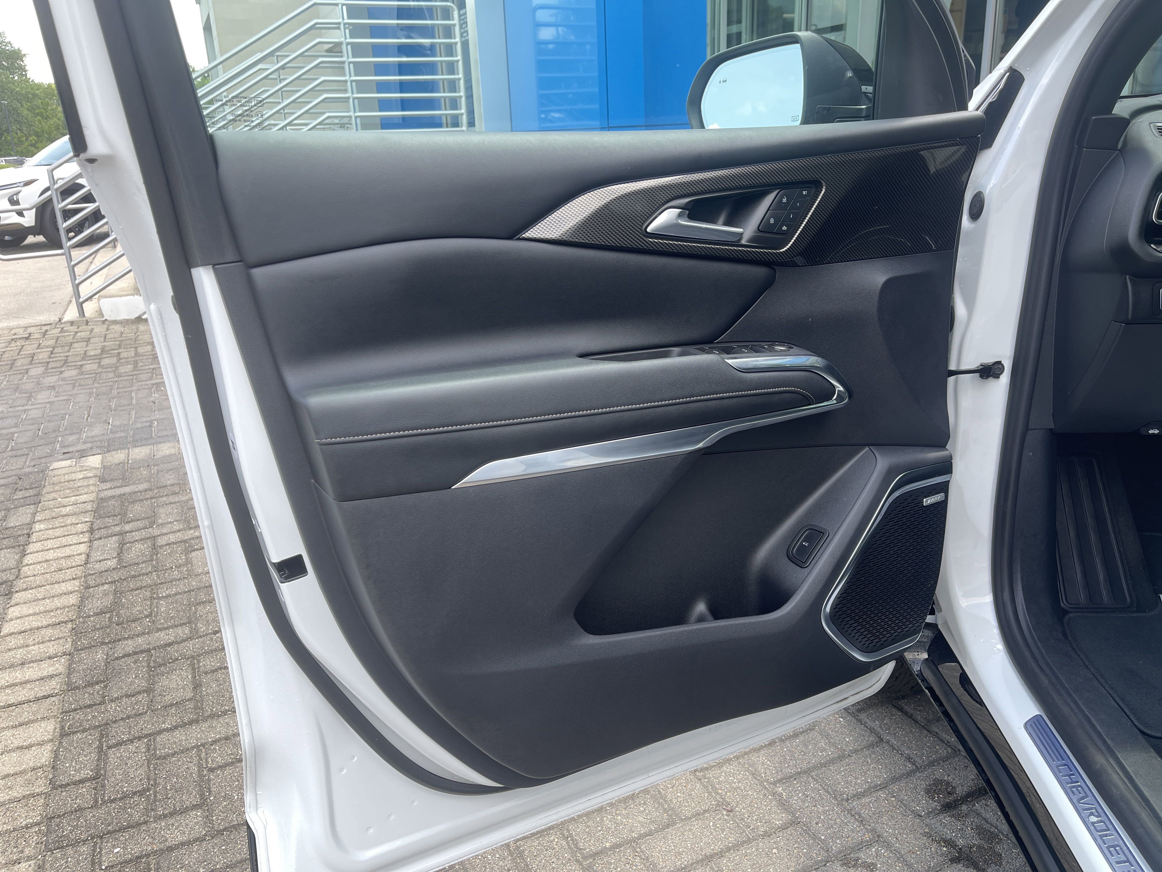 Used 2024 Chevrolet Traverse RS image 15