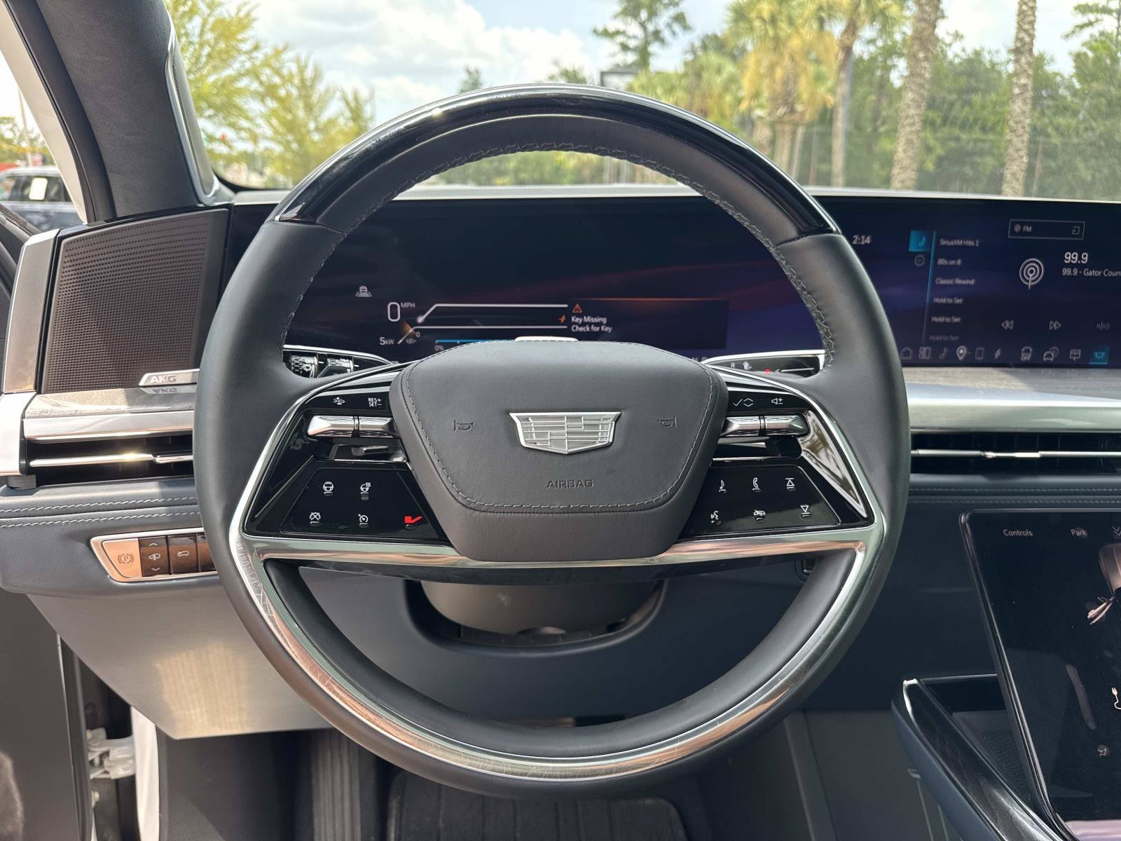 Certified 2025 Cadillac Escalade IQ Luxury 2 w/ LPO, Premium Carpet Package AWD/4WD image 15