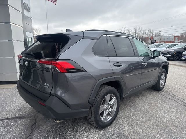 Used 2022 Toyota RAV4 XLE AWD/4WD image 7