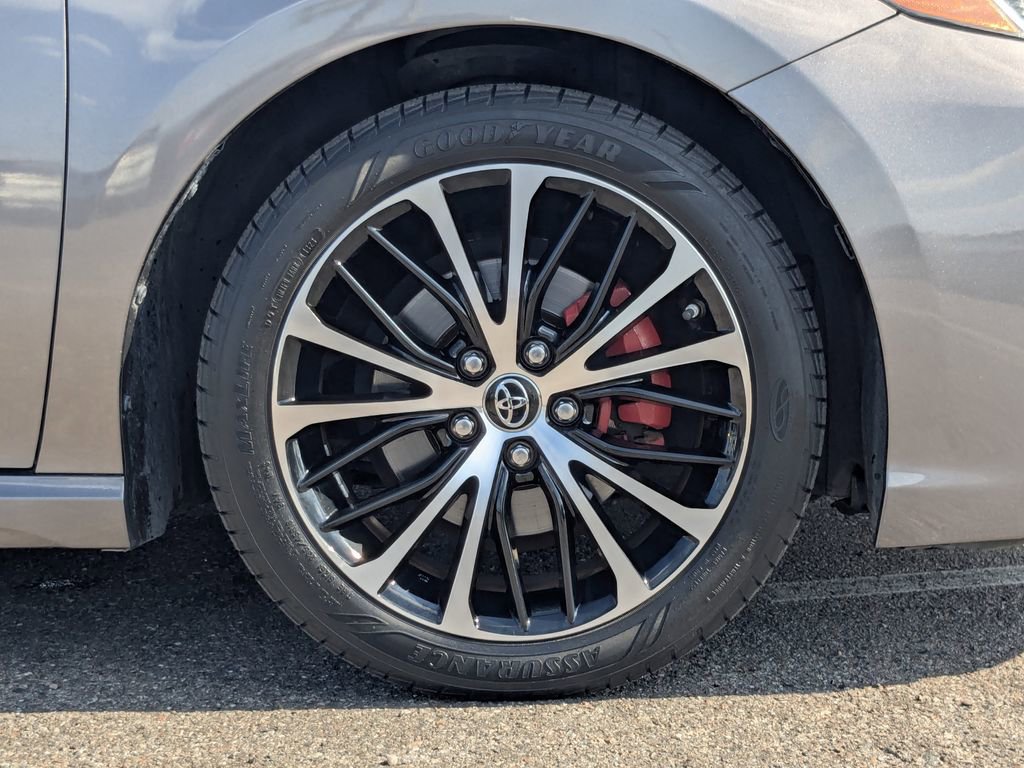 Used 2019 Toyota Camry SE FWD image 13