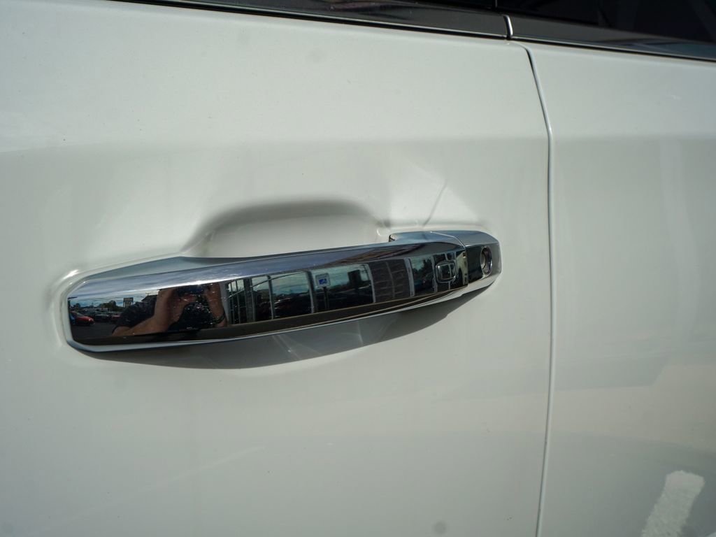 Used 2019 Chevrolet Silverado 1500 LTZ w/ LTZ Premium Package image 12