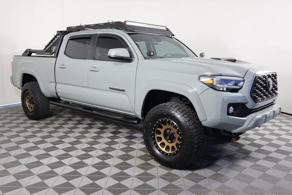 Used 2022 Toyota Tacoma TRD Sport w/ Technology Package AWD/4WD image 3