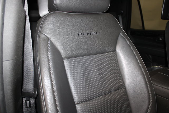 Used 2021 GMC Yukon Denali w/ Denali Premium Package AWD/4WD image 35