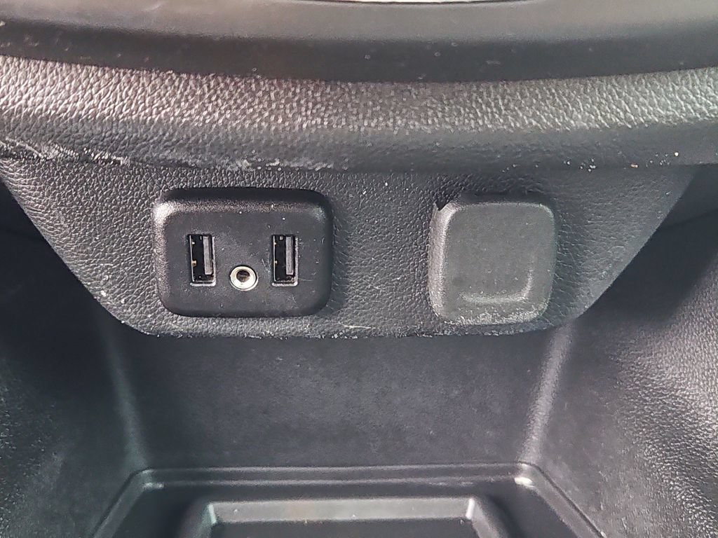 Used 2023 Chevrolet Traverse LT AWD/4WD image 18