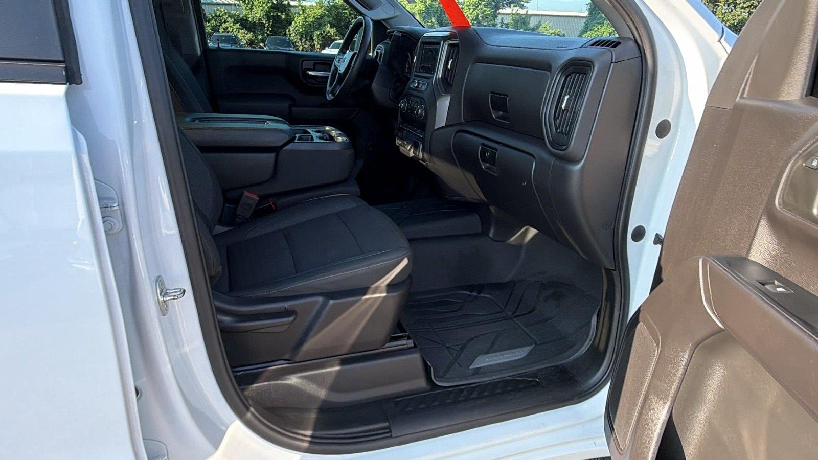 Used 2023 Chevrolet Silverado 1500 Custom Trail Boss AWD/4WD image 18