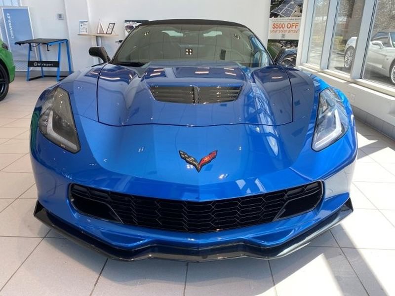 Used 2015 Chevrolet Corvette Z06 w/ 3LZ Preferred Equipment Group RWD image 2