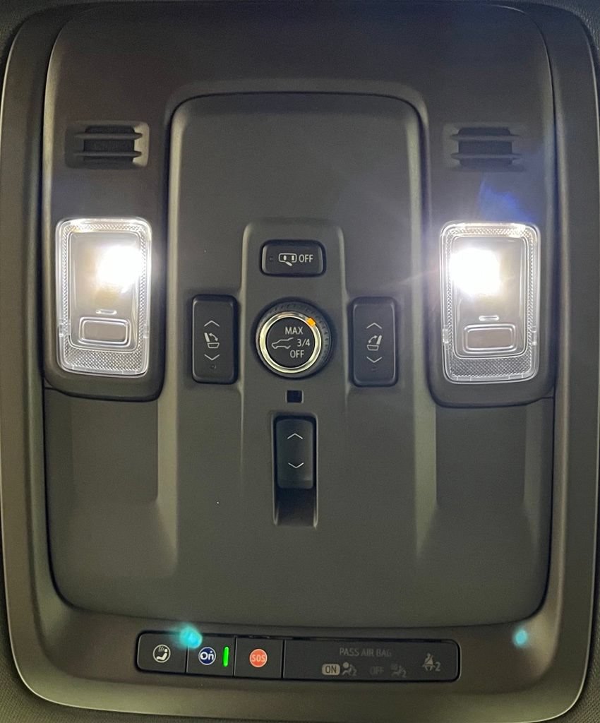 Used 2025 GMC Yukon Elevation AWD/4WD image 41