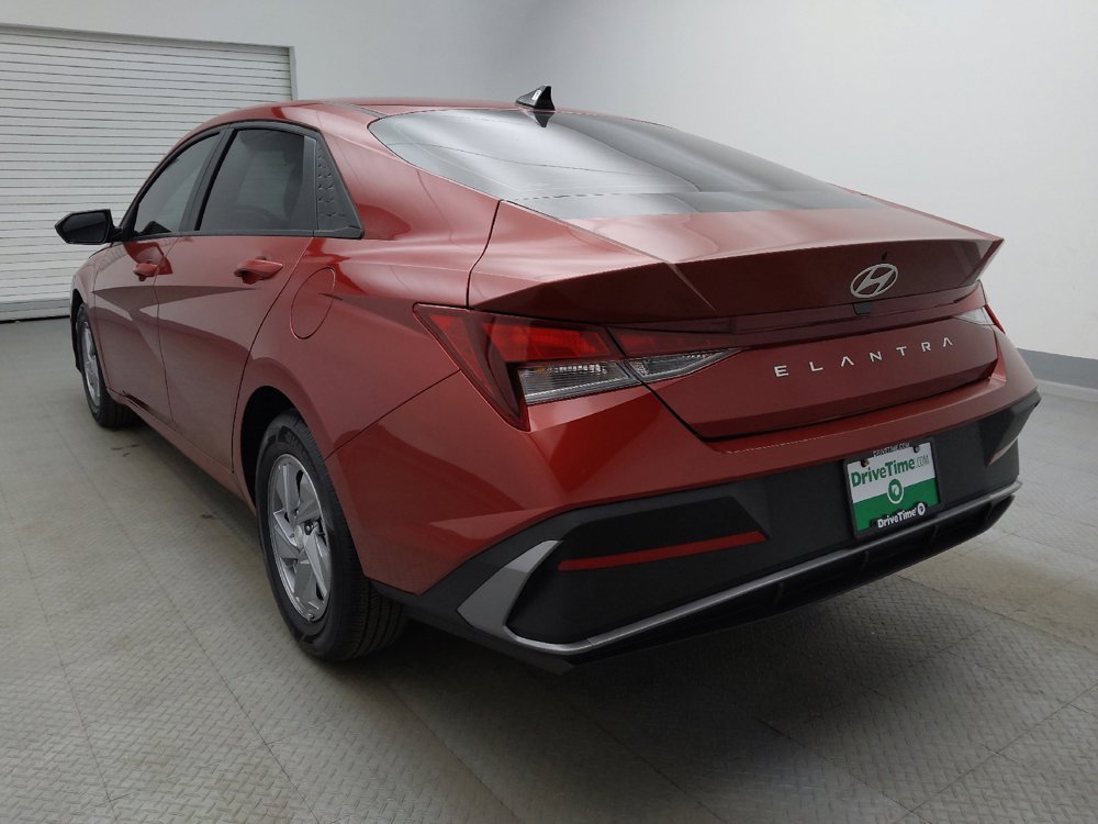 Used 2025 Hyundai Elantra SE FWD image 5