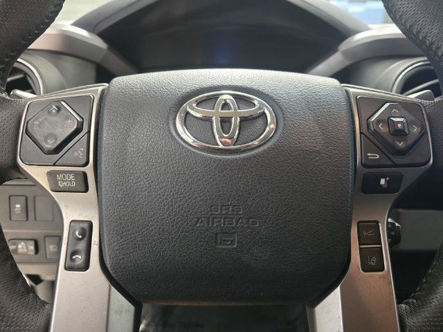 Used 2020 Toyota Tacoma SR5 RWD image 12