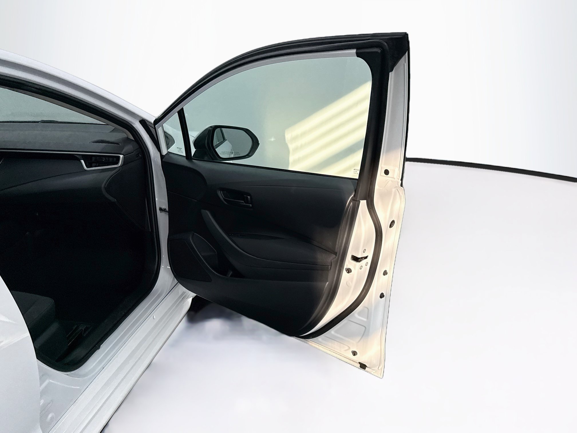 Used 2025 Toyota Corolla LE FWD image 29