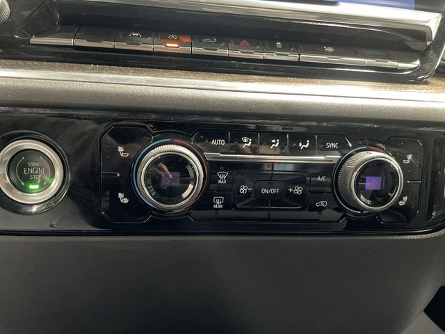 Used 2023 Chevrolet Silverado 1500 LT AWD/4WD image 19