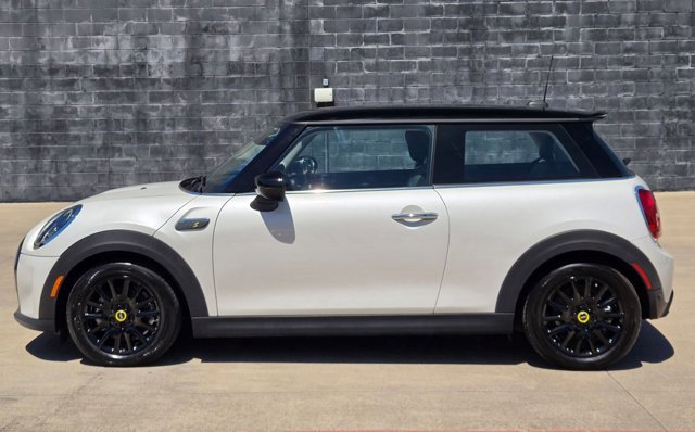 Used 2024 MINI Cooper SE FWD image 8