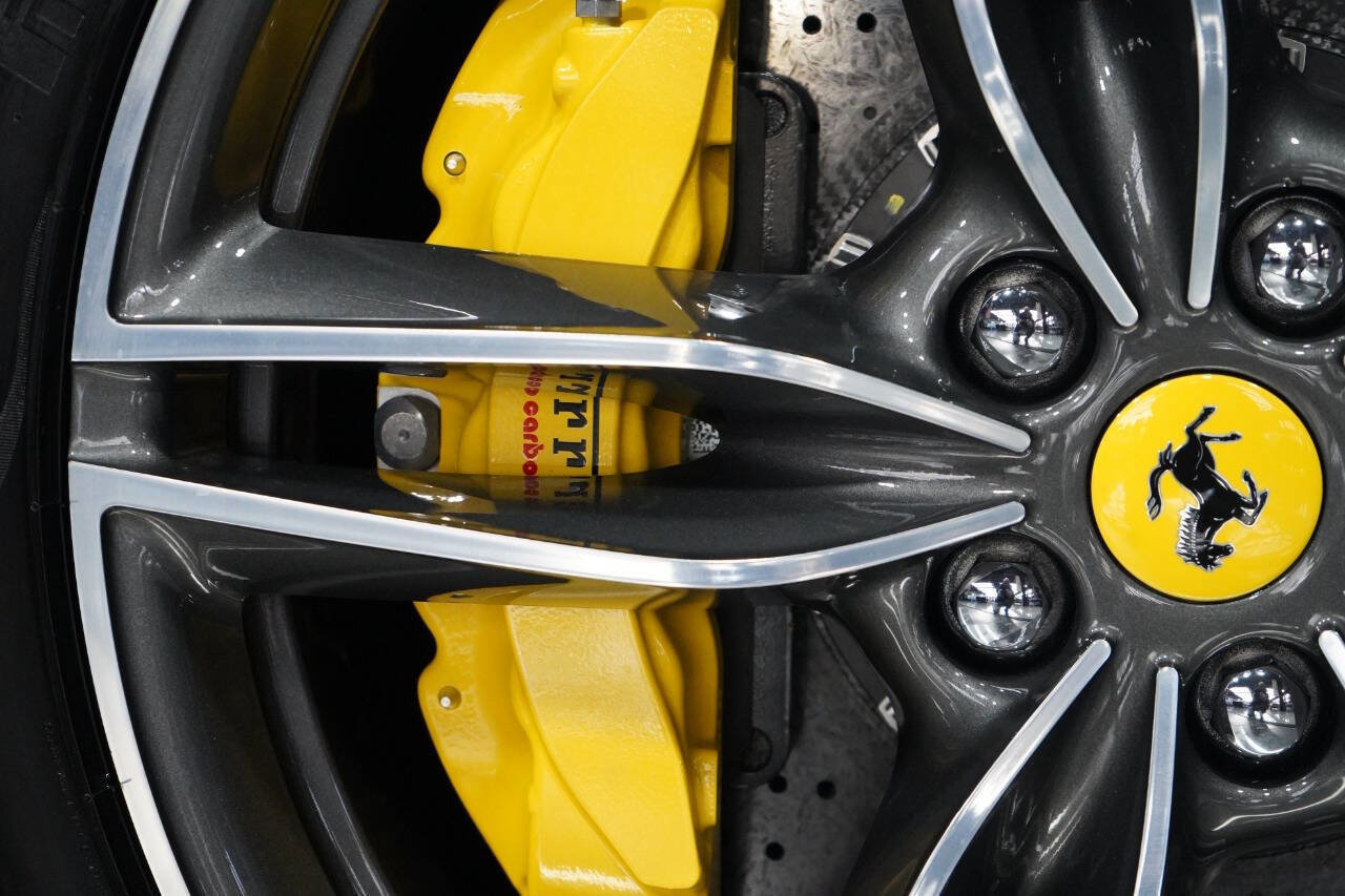 Used 2023 Ferrari Roma RWD image 40