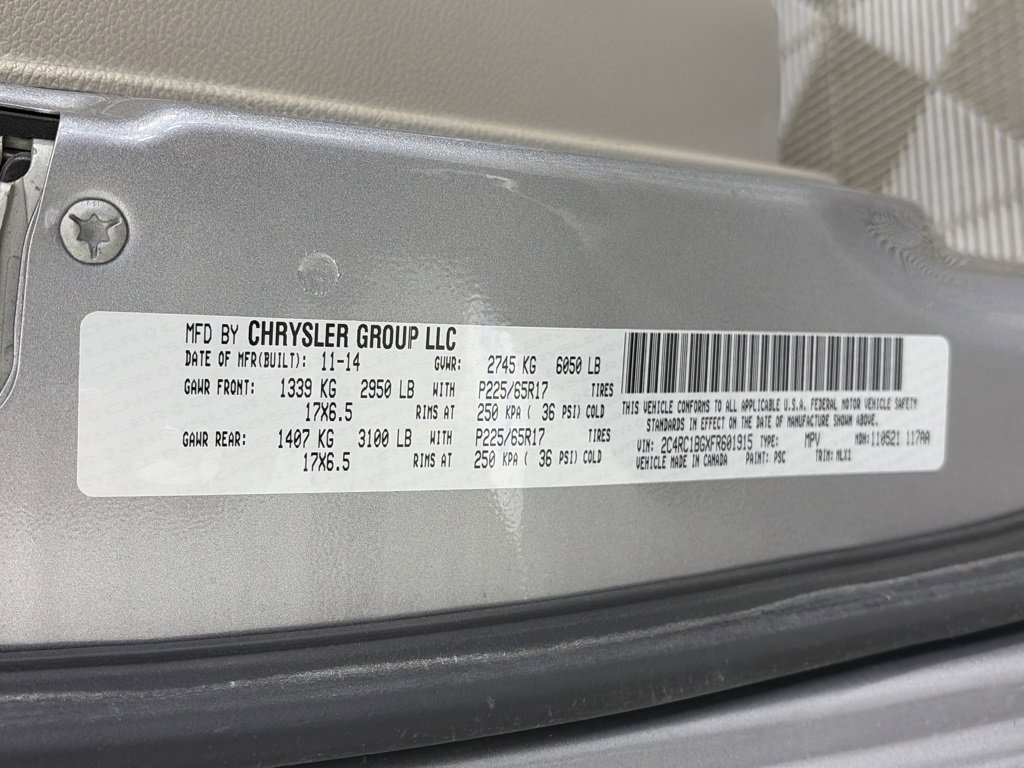 Used 2015 Chrysler Town & Country Touring image 9