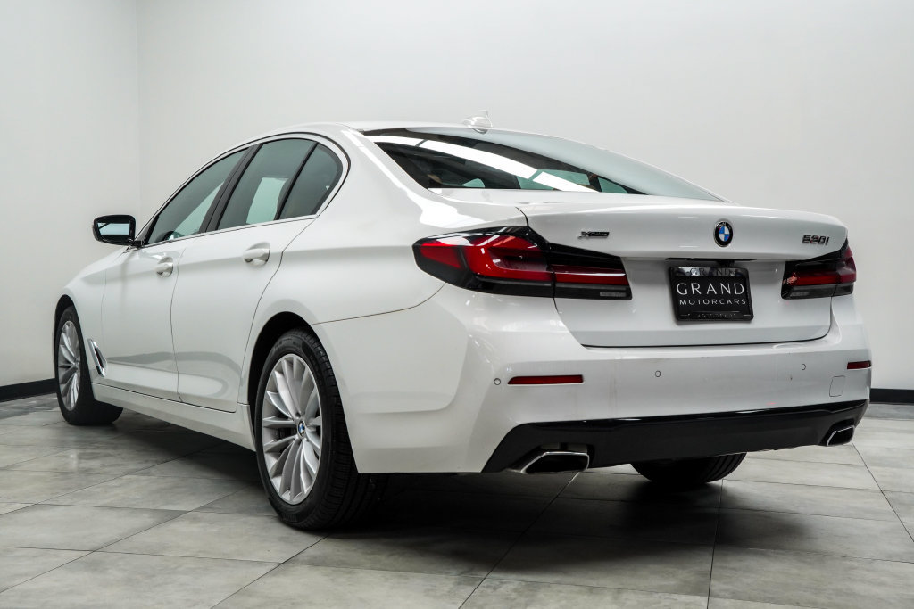 Used 2023 BMW 530i xDrive w/ Convenience Package AWD/4WD image 11