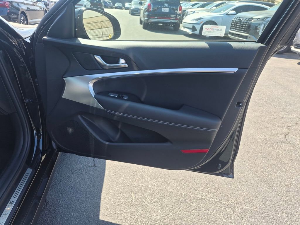 Used 2026 Genesis G70 2.5T RWD image 25
