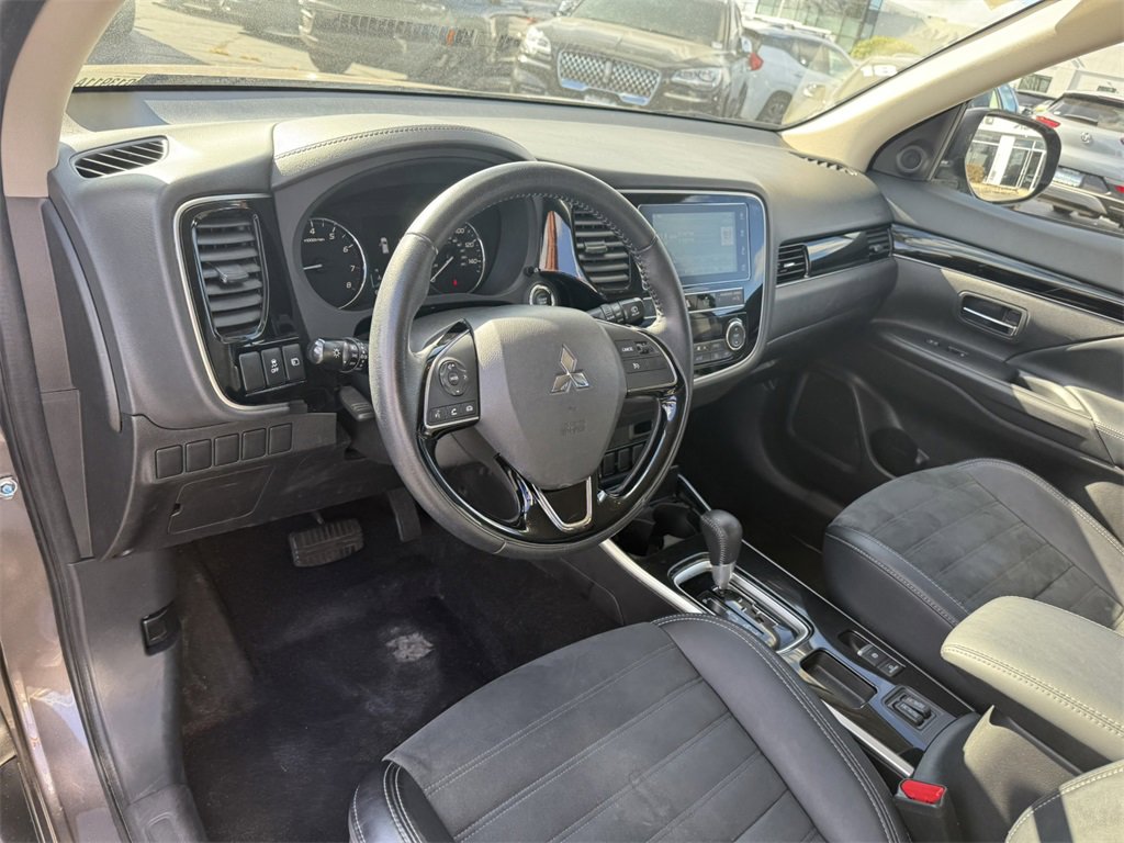 Used 2019 Mitsubishi Outlander SE image 17