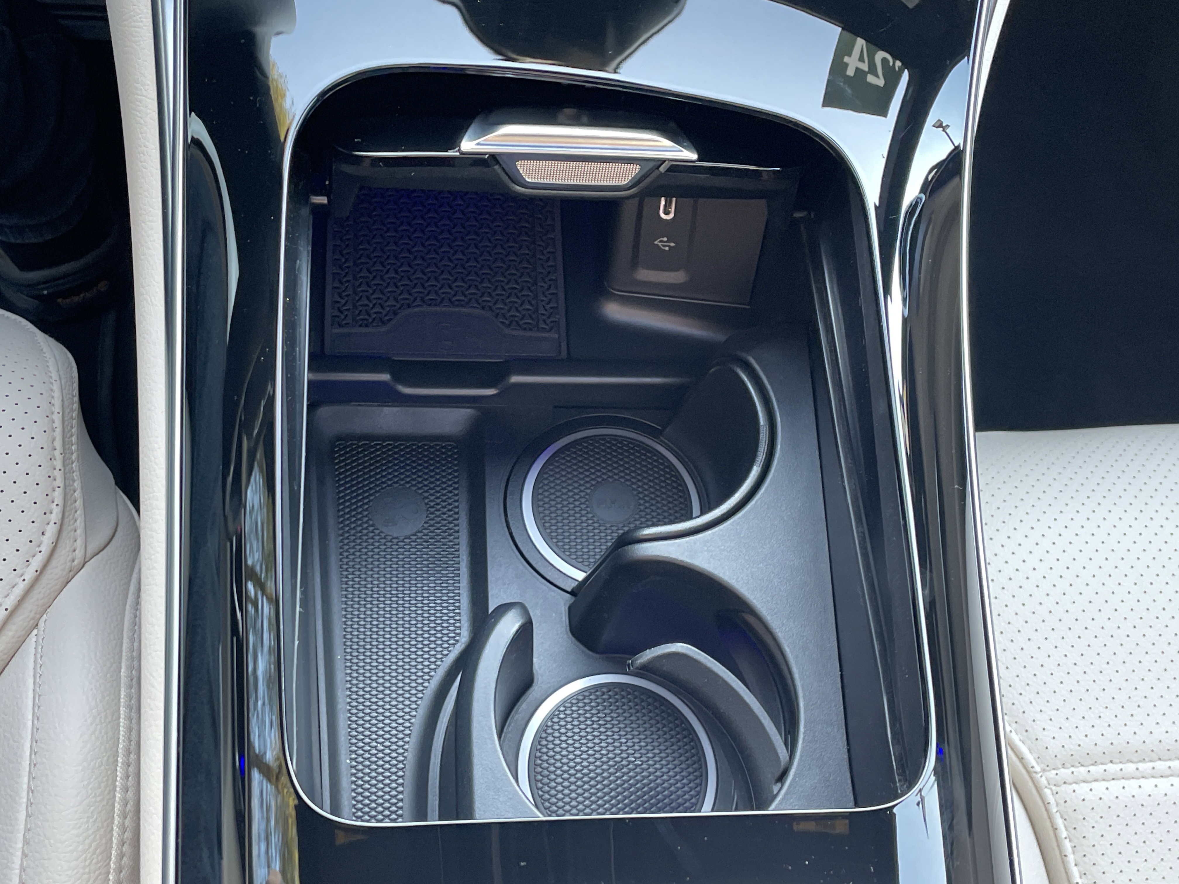 Used 2024 Mercedes-Benz GLC 300 4MATIC image 35