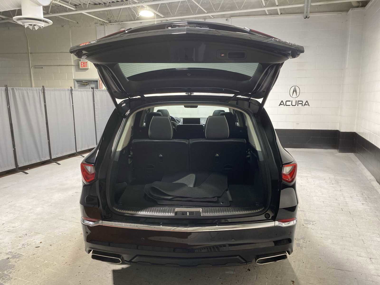 Certified 2023 Acura MDX SH-AWD w/ Advance Package image 19