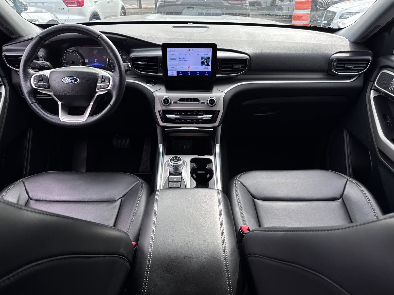 Used 2022 Ford Explorer XLT w/ Equipment Group 202A image 26